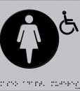 Silueta de una mujer en gris metida en un crculo negro y silueta de persona en silla de ruedas en negro con fondo gris y braille
