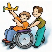 Un nio empujando a otro en silla de ruedas con un avin en la mano