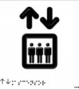 Tres personas metidas en una caja con dos flechas una hacia arriba y otra hacia abajo en color negro con fondo aluminio blanco y braille